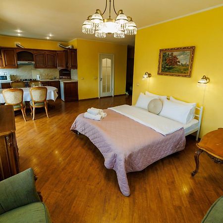 Квартира Антиквара У Центрі Полтави Мережа Alexapartments Документи Для Відряджень Безконтатне Заселення Цілодобово Poltava Luaran gambar